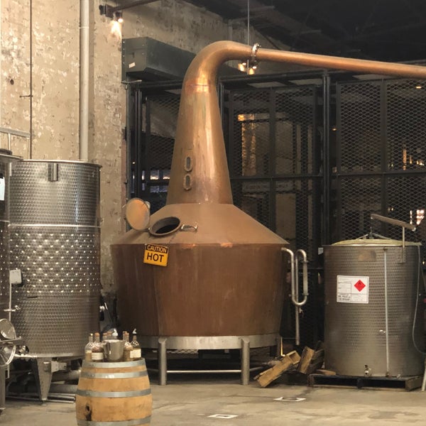 รูปภาพถ่ายที่ Archie Rose Distilling Co. โดย Scott H. เมื่อ 10/17/2020