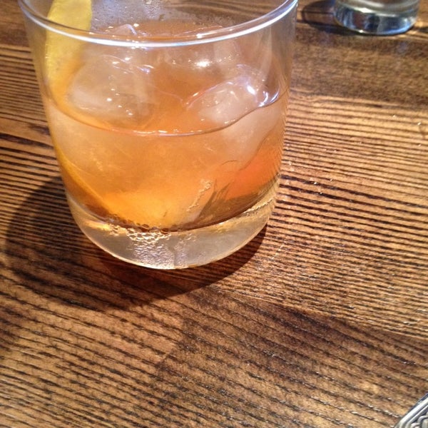 8/4/2014にLora M.がSecond Story Liquor Barで撮った写真