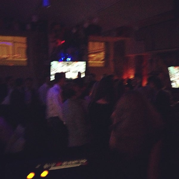 รูปภาพถ่ายที่ Микрофон โดย DJ_Yonce เมื่อ 12/26/2012