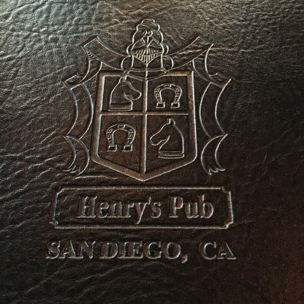 Foto tomada en Henry&#39;s Pub &amp; Restaurant  por Julius R. el 8/17/2015