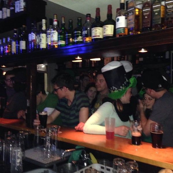 Foto tirada no(a) Finn McCool&#39;s Irish Bar por Florian em 3/17/2014
