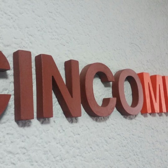 Das Foto wurde bei CINCOMEDIOS von Santiago A. am 1/31/2015 aufgenommen