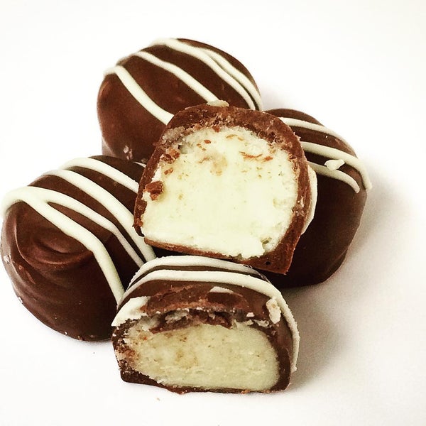 Foto tirada no(a) Perfection Chocolates &amp; Sweets por J K. em 8/5/2015
