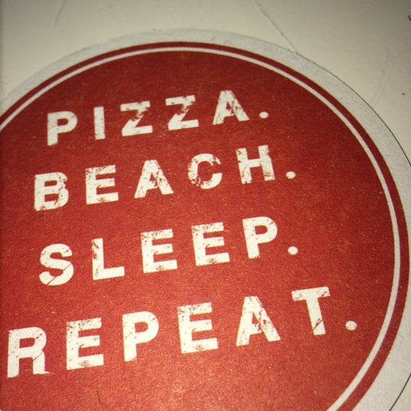 Photo prise au Pizza Beach par Brew With A V. le12/22/2015