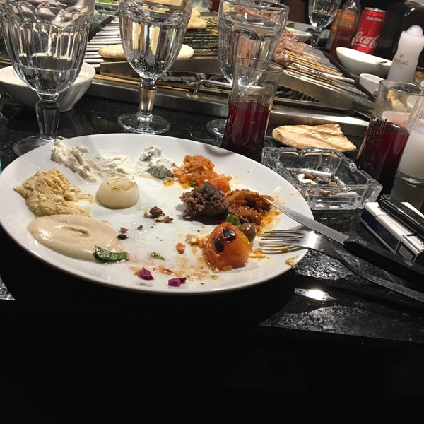 Das Foto wurde bei GreenHill Restaurant von Bahar Turan T. am 11/25/2018 aufgenommen