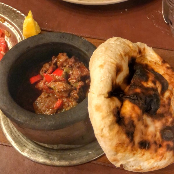 Das Foto wurde bei Kapadokya Kebapzade Restaurant von Batuhan E. am 8/3/2020 aufgenommen