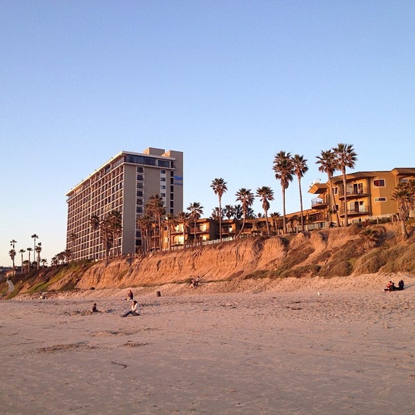 Das Foto wurde bei Pacific Terrace Hotel von Aristoteles R. am 3/1/2013 aufgenommen