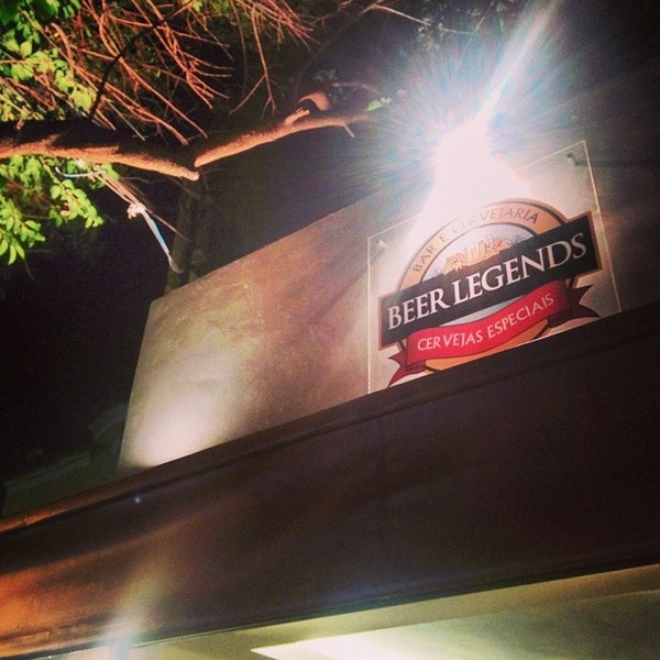 รูปภาพถ่ายที่ Beer Legends - Bar e Cervejaria โดย Alexandre D. เมื่อ 7/30/2014