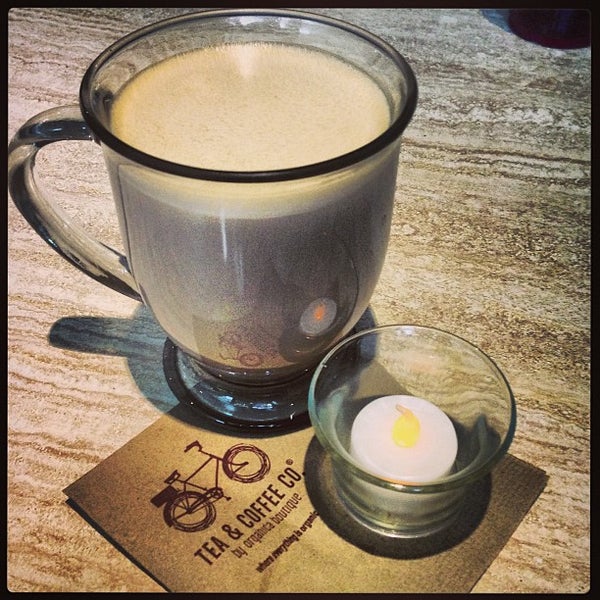 Снимок сделан в Tea &amp; Coffee Co. by Organica Boutique пользователем Frank L. 5/21/2013