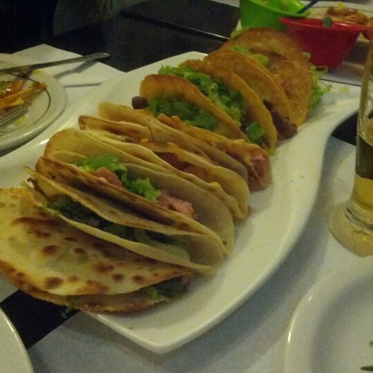 Foto tirada no(a) Guadalajara Mexican Food por Rodrigo S. em 1/12/2013
