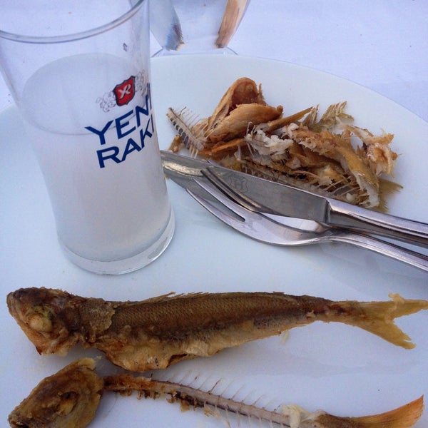 Foto scattata a Yalı Kıyı Balık Restaurant da Nazli il 4/14/2013