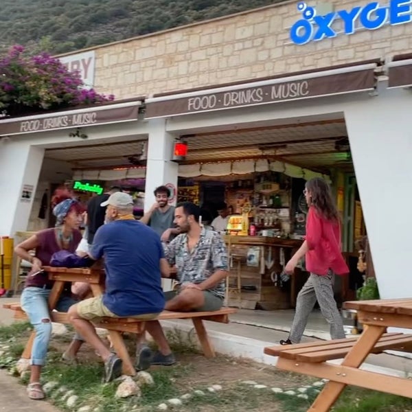 Photo taken at Oxygen Pub by Aslı D. on 9/10/2021