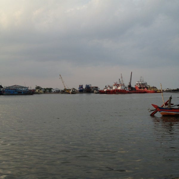 Photos At Pantai Kejawanan Beach In Cirebon