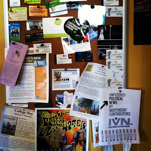 รูปภาพถ่ายที่ Java Earth Cafe โดย IVNETWORK เมื่อ 9/17/2012