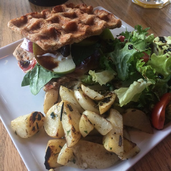 Photo prise au Frëims Sándwiches Cuadriculados par Molly B. le2/12/2017