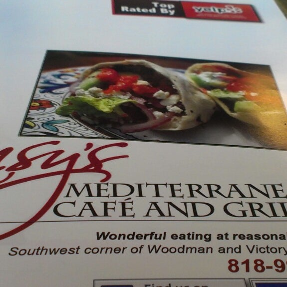 Photo prise au lusy&#39;s Mediterranean Cafe and Grill par Camera G. le5/5/2013