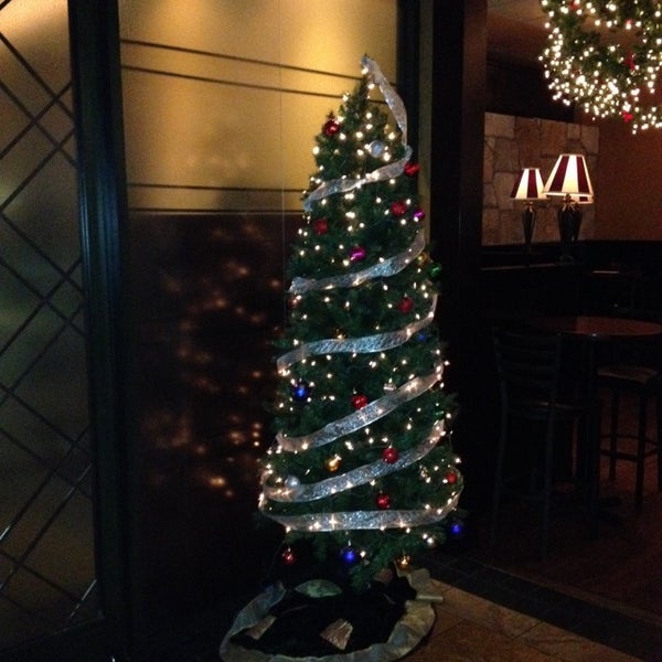 12/22/2013 tarihinde Christian W.ziyaretçi tarafından Carlucci Restaurant &amp; Bar'de çekilen fotoğraf
