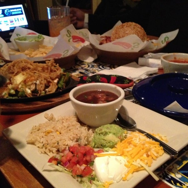 Photo taken at Chili&#39;s Grill &amp; Bar by Elizabeth R. on 12/26/2012