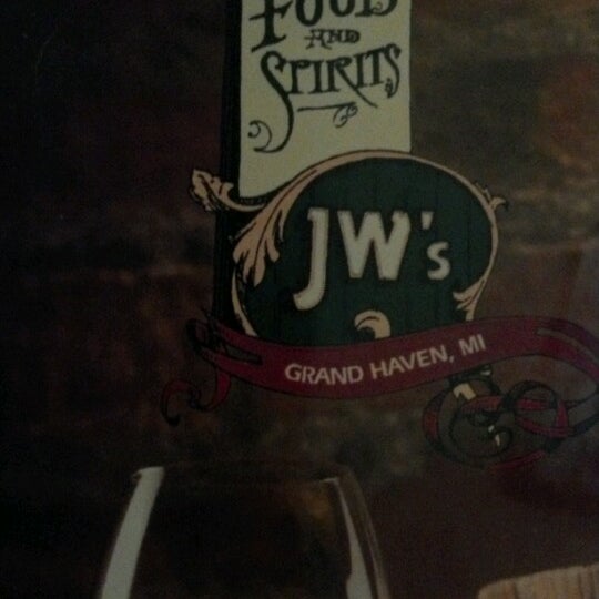 Снимок сделан в JW&#39;s Food and Spirits пользователем Natalie O. 9/19/2012