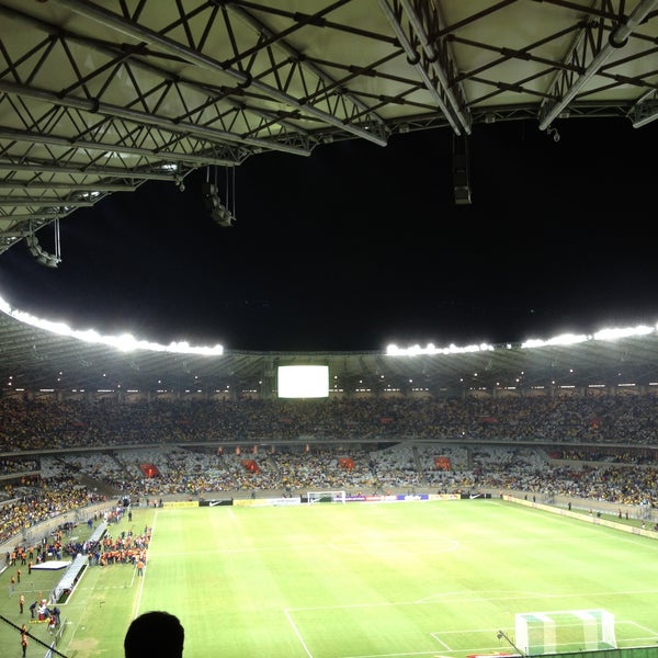รูปภาพถ่ายที่ Estádio Governador Magalhães Pinto (Mineirão) โดย Samuel G. เมื่อ 4/26/2013
