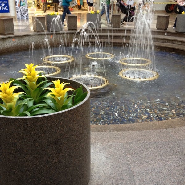 Photos At Cf Sherway Gardens Islington City Centre West 72 Tips From 7884 Visitors