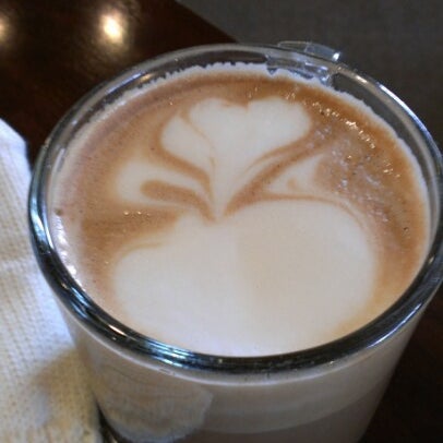 Das Foto wurde bei Cool Beanz Coffee House von Mari A. am 12/22/2012 aufgenommen