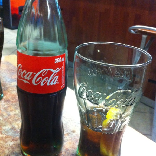 Para los amantes de Coca-Cola, pídete la botella de 350ml.