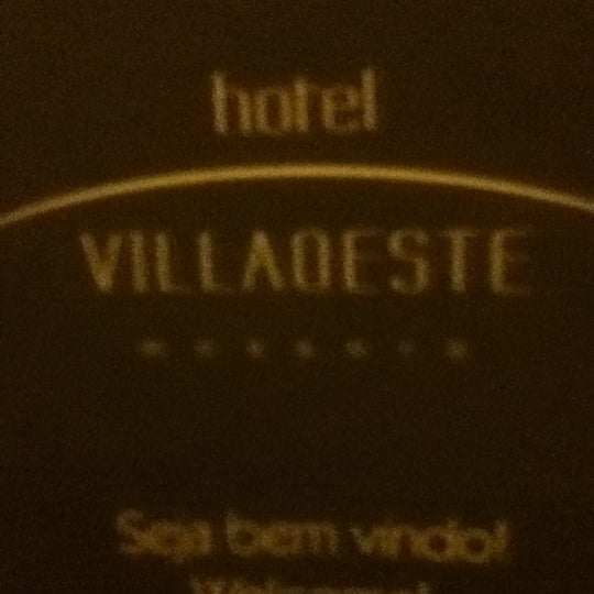 Foto tirada no(a) Hotel VillaOeste por Lívia C. em 10/20/2012