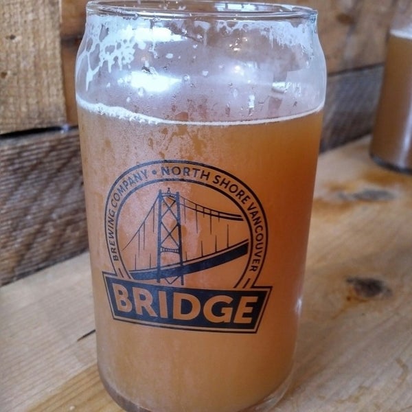 Das Foto wurde bei Bridge Brewing Company von Pacificbeerchat am 1/28/2017 aufgenommen