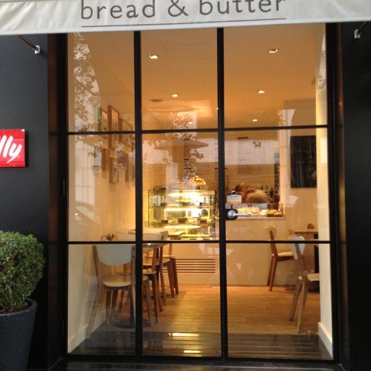 Foto tirada no(a) Bread &amp; Butter por Erkan A. em 12/28/2012