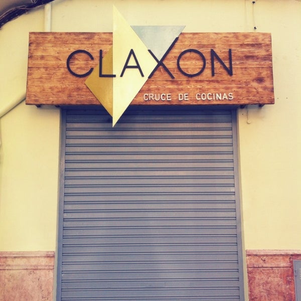 รูปภาพถ่ายที่ Claxon โดย Lina เมื่อ 7/10/2013
