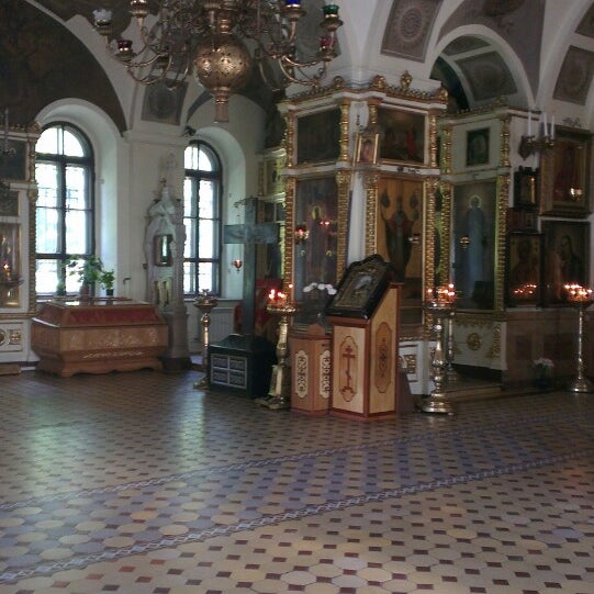 Храм Живоначальной Троицы в Останкино венчание