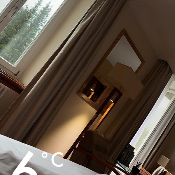 รูปภาพถ่ายที่ Kempinski Grand Hotel des Bains โดย 💰👑Basoom👑💰 เมื่อ 9/22/2023