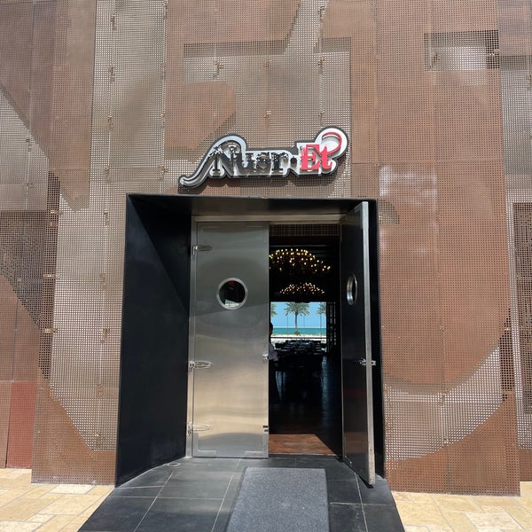 3/11/2023에 Fahad님이 Nusr-Et Steakhouse Doha에서 찍은 사진