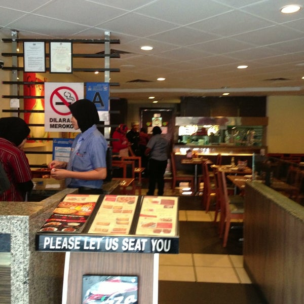 Pizza Hut 28 Tips From 1608 Visitors