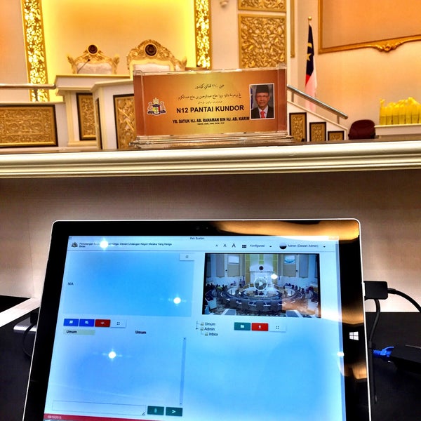 dewan undangan negeri melaka