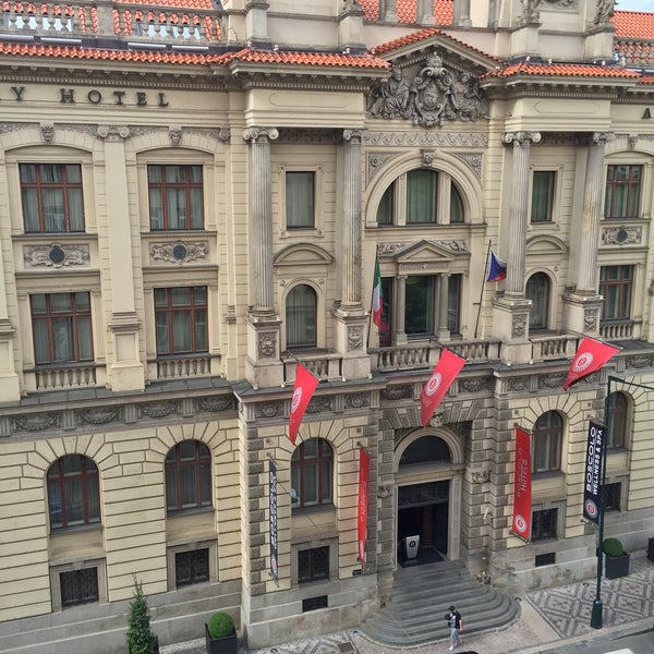 รูปภาพถ่ายที่ Praha hlavní nádraží โดย Servet T. เมื่อ 5/29/2015