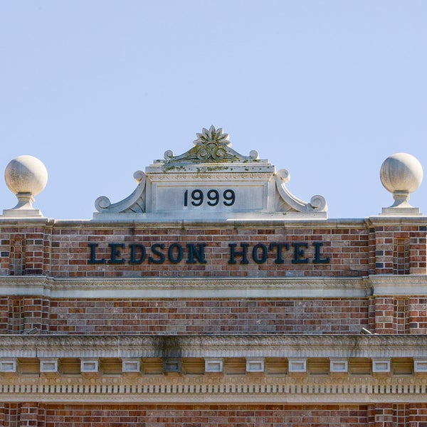 Снимок сделан в Ledson Hotel пользователем Ledson Hotel 3/20/2015