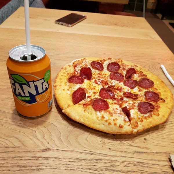 รูปภาพถ่ายที่ New York Pizza โดย Barış K. เมื่อ 11/14/2018
