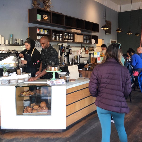 11/2/2019 tarihinde Brendan G.ziyaretçi tarafından Matching Half Cafe'de çekilen fotoğraf