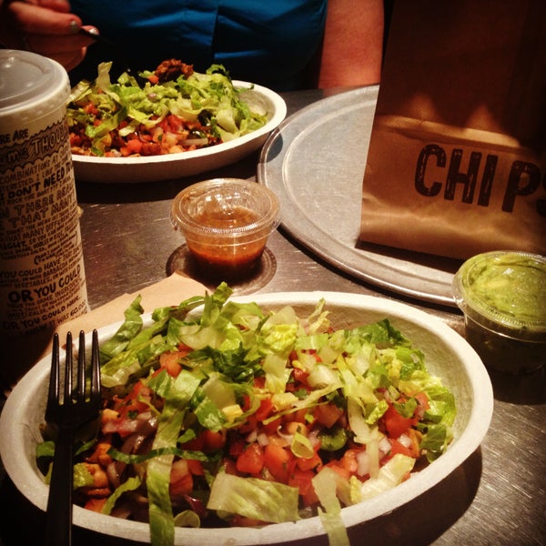 Chipotle Mexican Grill Mexican Restaurant in Uniondale