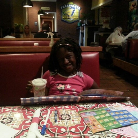 Photo taken at Chili&#39;s Grill &amp; Bar by Wilshenia T. on 9/27/2012