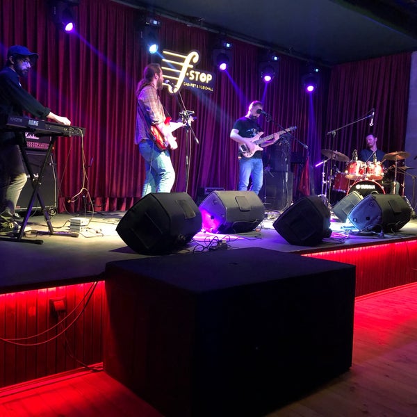4/25/2019 tarihinde Eray Eray E.ziyaretçi tarafından F Stop Cabaret &amp; Musichall'de çekilen fotoğraf