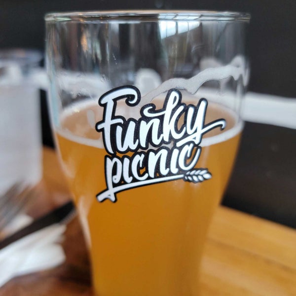 6/11/2022에 Skott K.님이 Funky Picnic Brewery &amp; Café에서 찍은 사진