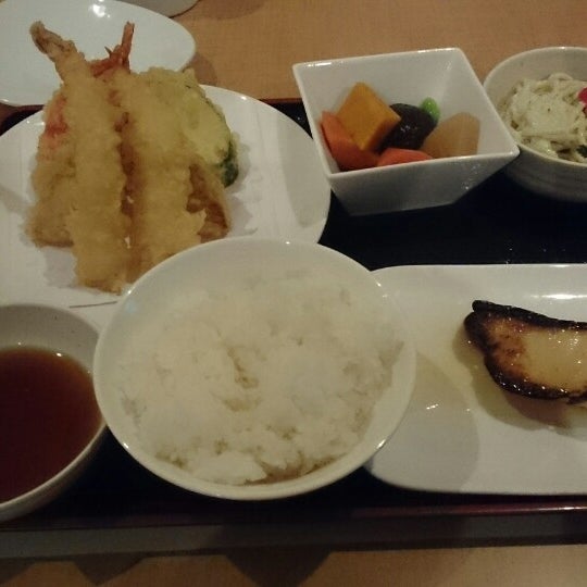 Photos at Kabosu Greater Toluca Lake 8 tips from 351 visitors