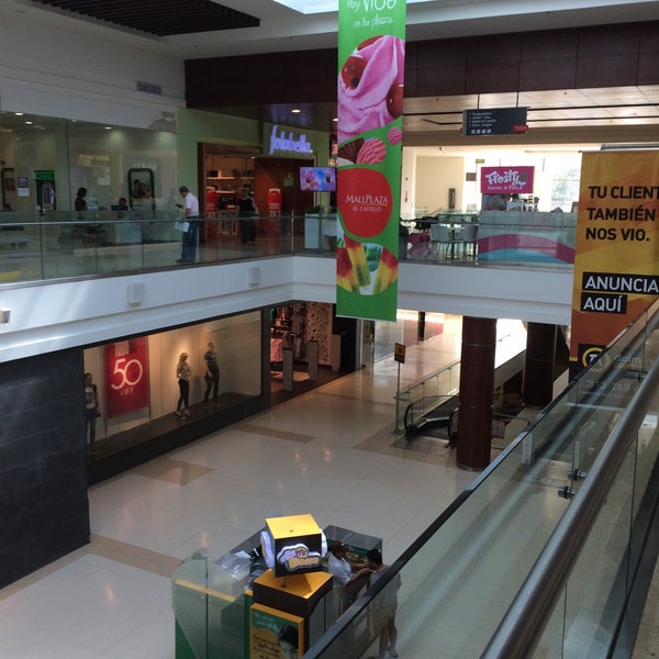 Foto tirada no(a) Mall Plaza El Castillo por Vanessa Á. em 1/19/2016