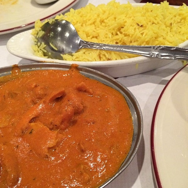 6/16/2014 tarihinde Junziyaretçi tarafından Darbar Indian Cuisine'de çekilen fotoğraf