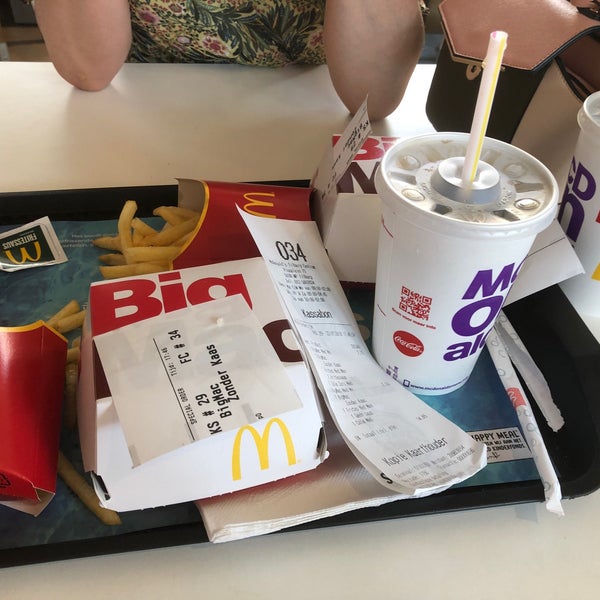 Foto tirada no(a) McDonald&#39;s por Andor V. em 7/22/2019