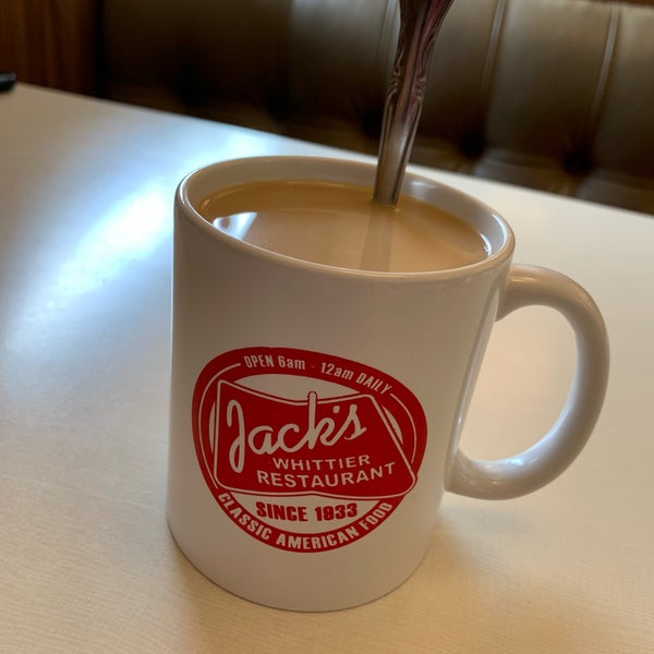Foto scattata a Jack&#39;s Whittier Restaurant da Lucretia P. il 4/27/2019