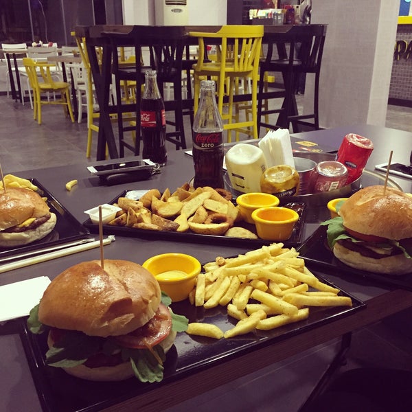 12/12/2015にBurak Ö.がHuppa Burger&amp;Saladで撮った写真